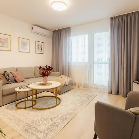Flystay Balcony Retreat דירה