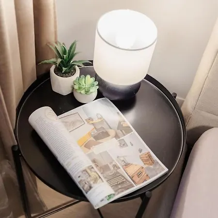 Flystay Balcony Retreat *