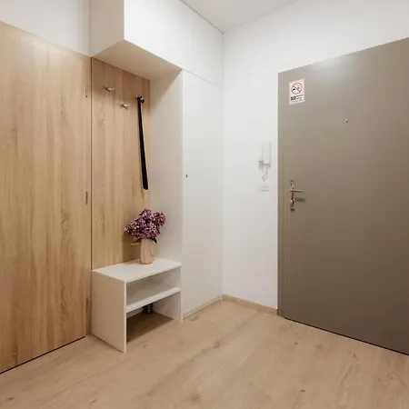 Flystay Balcony Retreat *