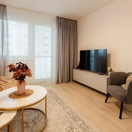 Flystay Balcony Retreat דירה