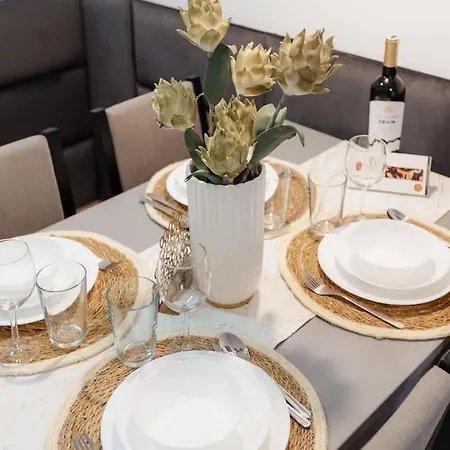 דירה Flystay Balcony Retreat *