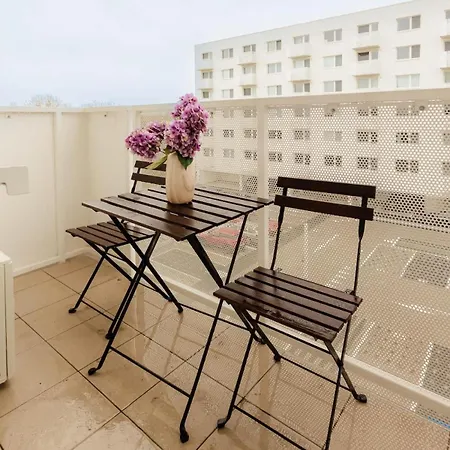 דירה Flystay Balcony Retreat